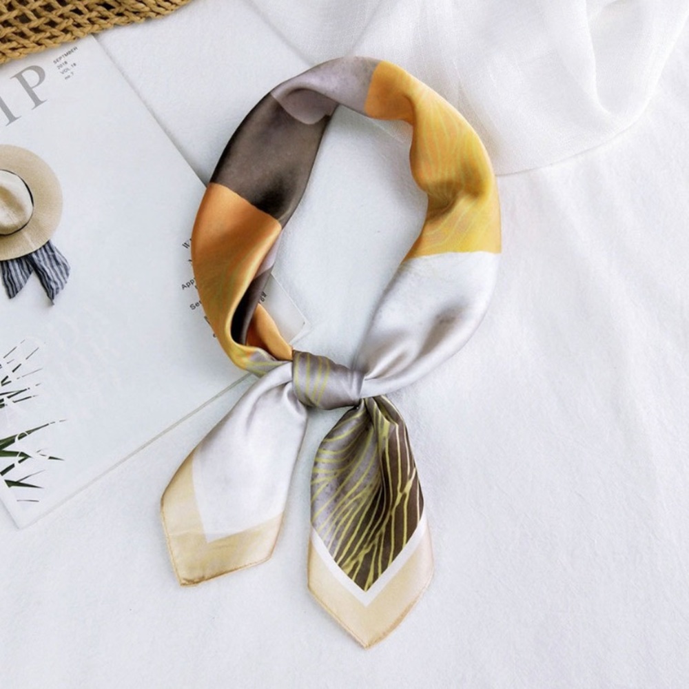 💕LAST ONE Elegant Art Illustration Silk Scarf - Picture 2 of 4
